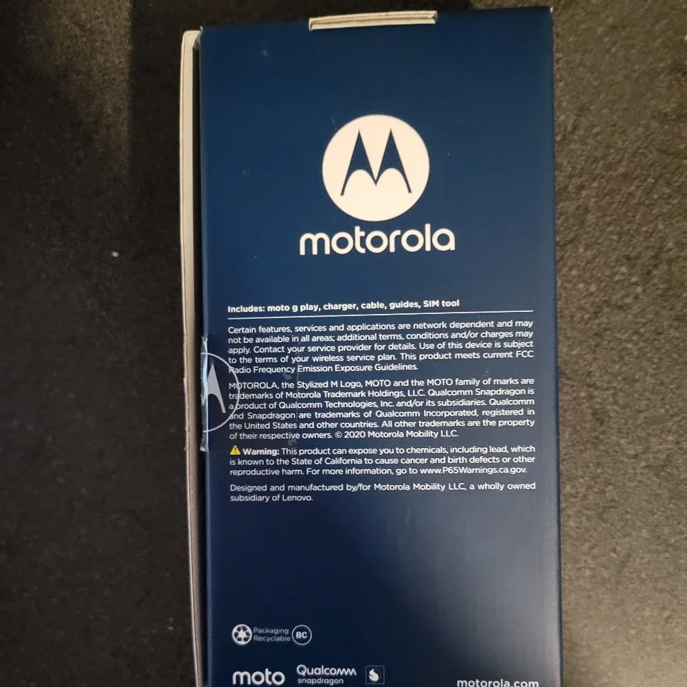 NEW - Moto G Play cell phone - unlocked